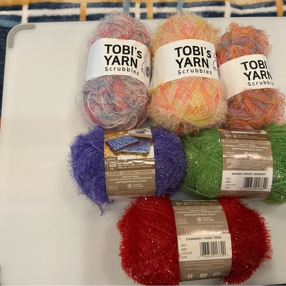 Red Heart and Toni’s  Yarn Scrubbies Set of 5 - Picture 1 of 2
